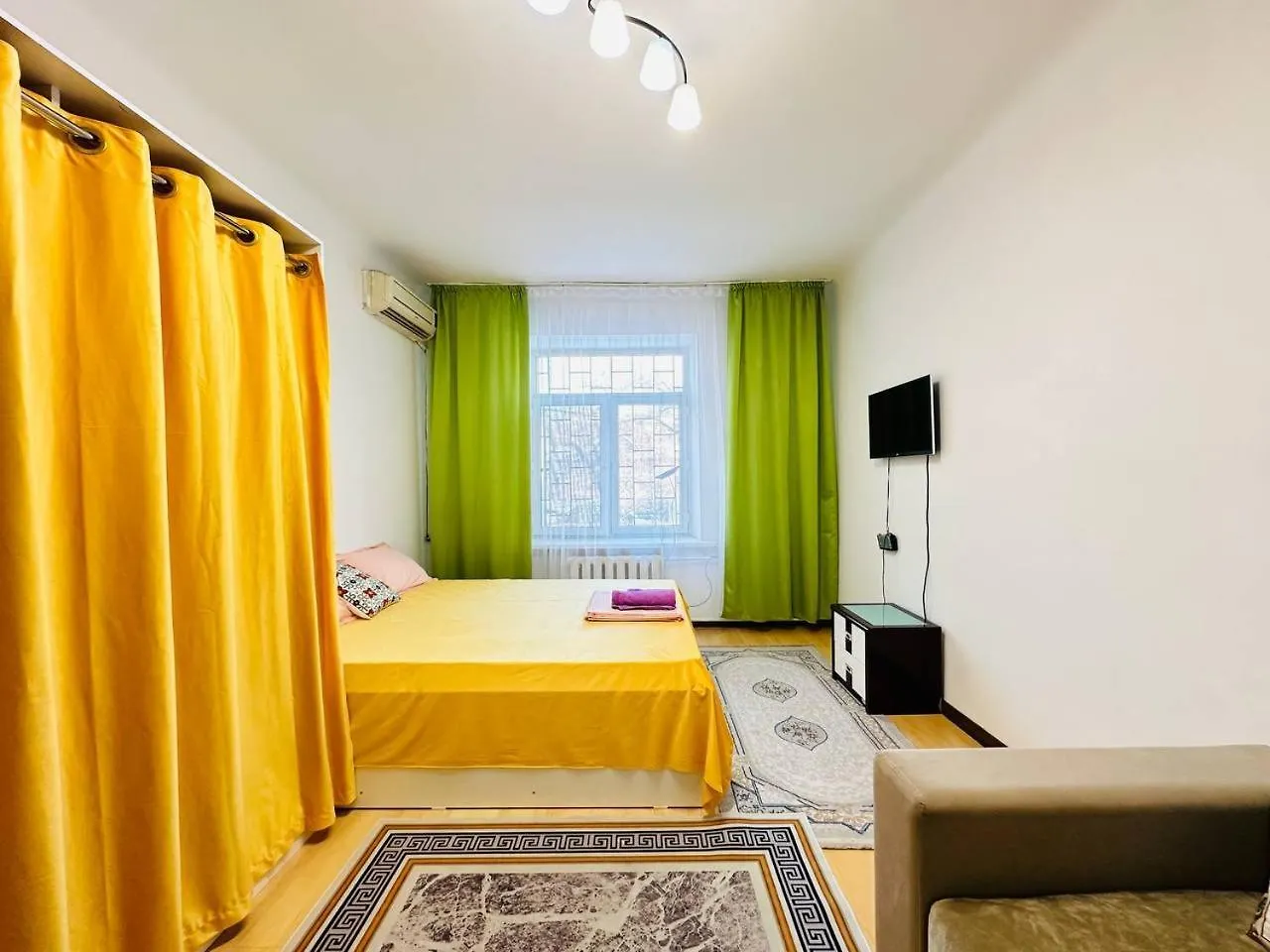 Lejlighed Уют В Центре Золотого Квадрата На Кунаева Рядом С Метро И Парками Almaty